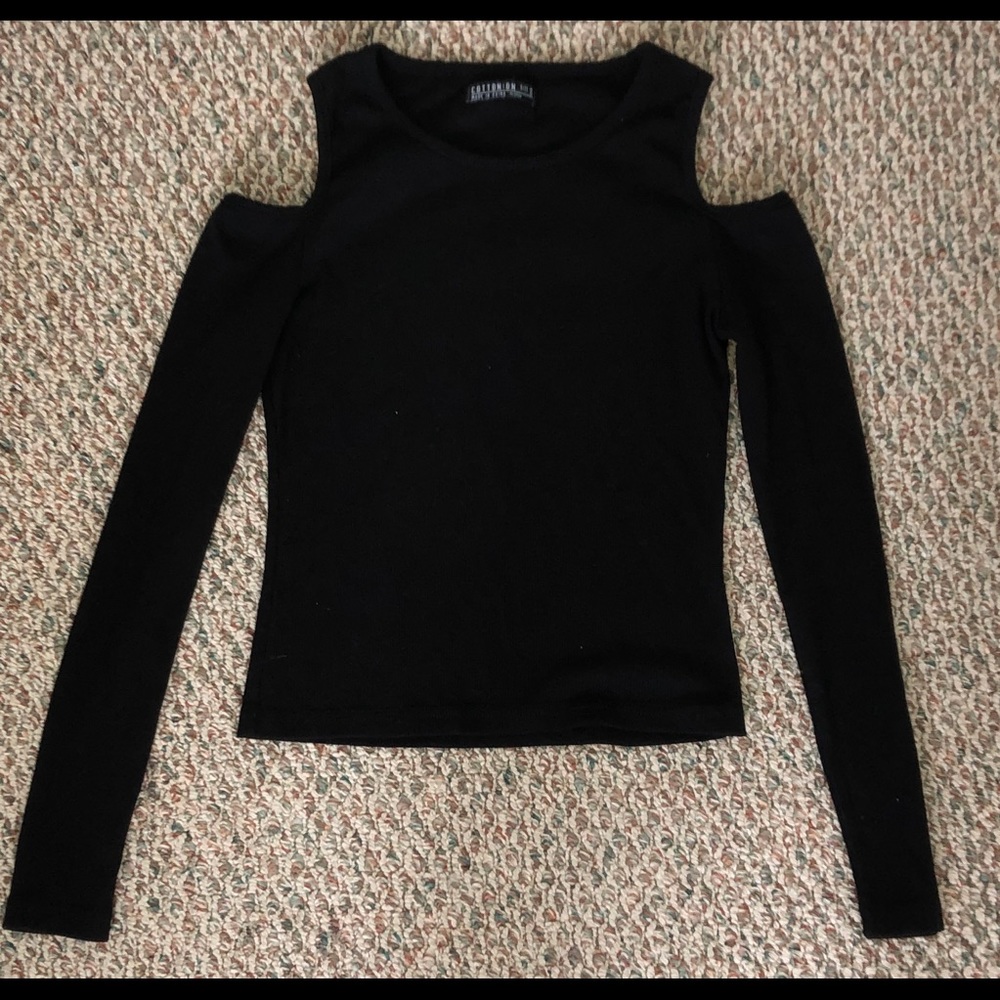 Black Cutted Shoulder Fitted-Long Sleeve